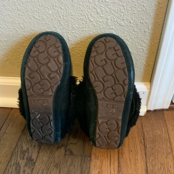 Ugg shearling slippers well loved size 5 - Picture 2 of 6
